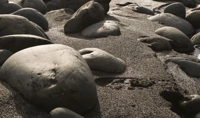 Boulders,Talisker Bay